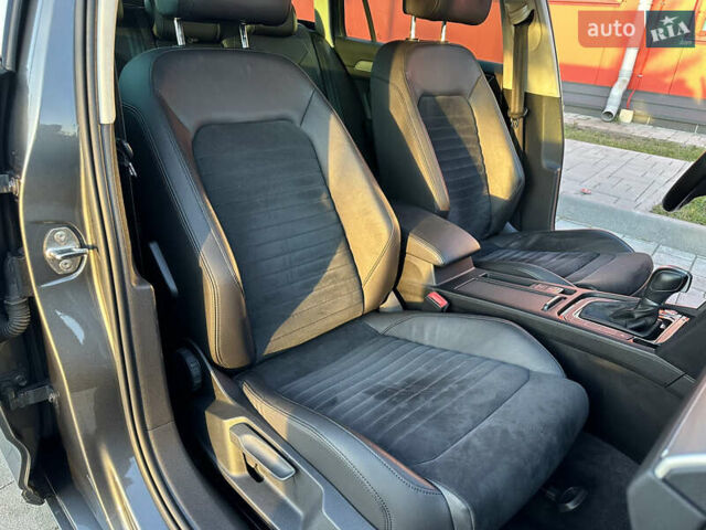 Серый Фольксваген Пассат, объемом двигателя 2 л и пробегом 220 тыс. км за 17999 $, фото 25 на Automoto.ua