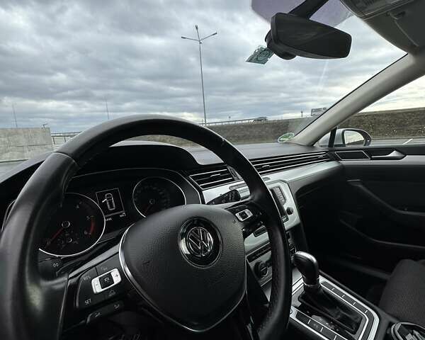 Серый Фольксваген Пассат, объемом двигателя 1.97 л и пробегом 306 тыс. км за 15000 $, фото 33 на Automoto.ua