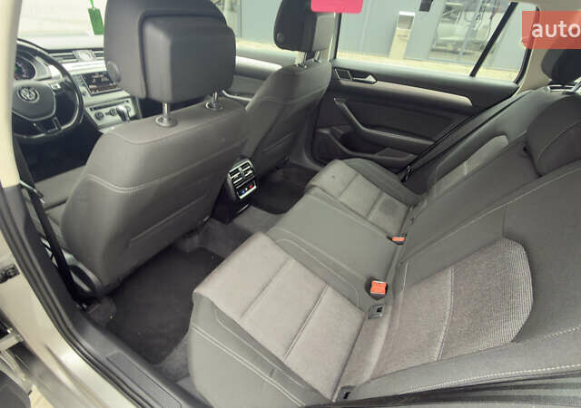 Серый Фольксваген Пассат, объемом двигателя 1.97 л и пробегом 299 тыс. км за 12850 $, фото 26 на Automoto.ua