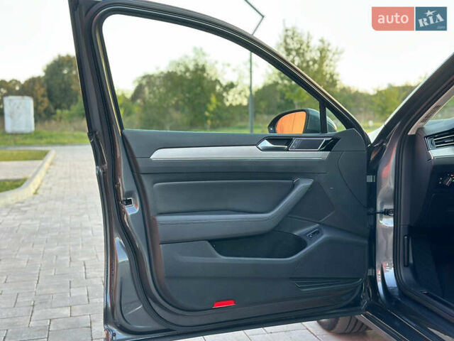 Серый Фольксваген Пассат, объемом двигателя 2 л и пробегом 220 тыс. км за 17999 $, фото 20 на Automoto.ua