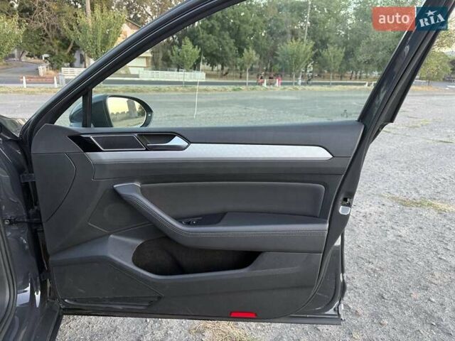 Серый Фольксваген Пассат, объемом двигателя 1.97 л и пробегом 357 тыс. км за 14000 $, фото 30 на Automoto.ua