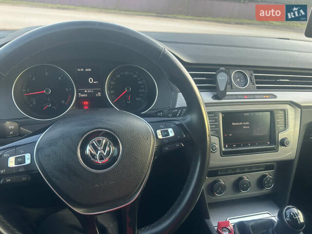 Серый Фольксваген Пассат, объемом двигателя 1.6 л и пробегом 216 тыс. км за 13100 $, фото 3 на Automoto.ua
