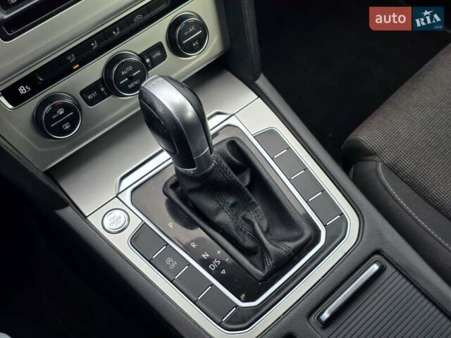 Сірий Фольксваген Пассат, об'ємом двигуна 2 л та пробігом 226 тис. км за 15499 $, фото 8 на Automoto.ua