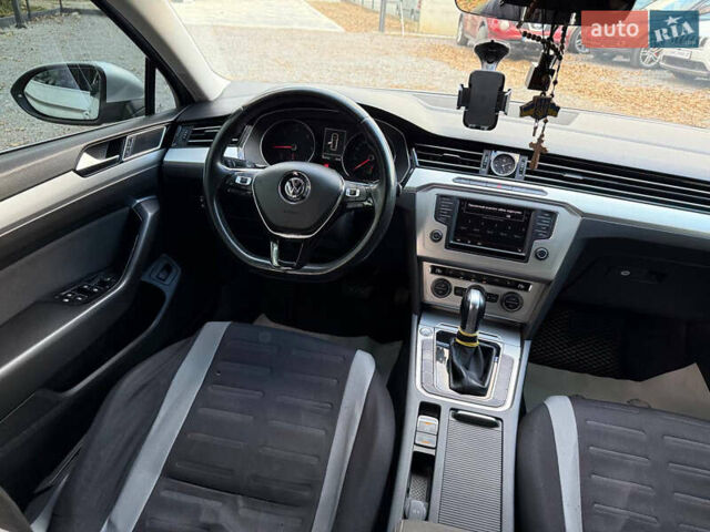 Серый Фольксваген Пассат, объемом двигателя 1.97 л и пробегом 380 тыс. км за 13500 $, фото 46 на Automoto.ua