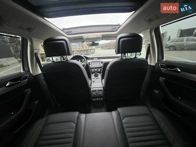 Сірий Фольксваген Пассат, об'ємом двигуна 1.6 л та пробігом 260 тис. км за 13999 $, фото 49 на Automoto.ua