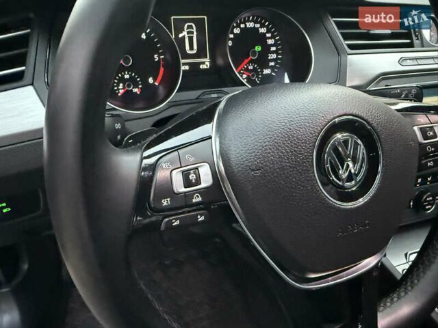 Серый Фольксваген Пассат, объемом двигателя 1.6 л и пробегом 237 тыс. км за 12800 $, фото 24 на Automoto.ua