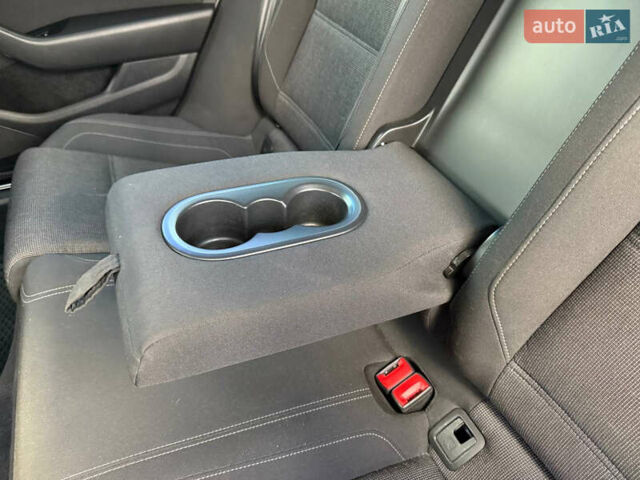 Серый Фольксваген Пассат, объемом двигателя 1.97 л и пробегом 380 тыс. км за 13500 $, фото 43 на Automoto.ua