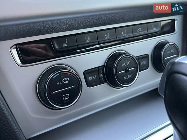 Серый Фольксваген Пассат, объемом двигателя 1.6 л и пробегом 262 тыс. км за 11800 $, фото 24 на Automoto.ua