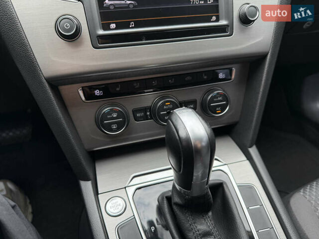 Сірий Фольксваген Пассат, об'ємом двигуна 2 л та пробігом 240 тис. км за 15200 $, фото 21 на Automoto.ua