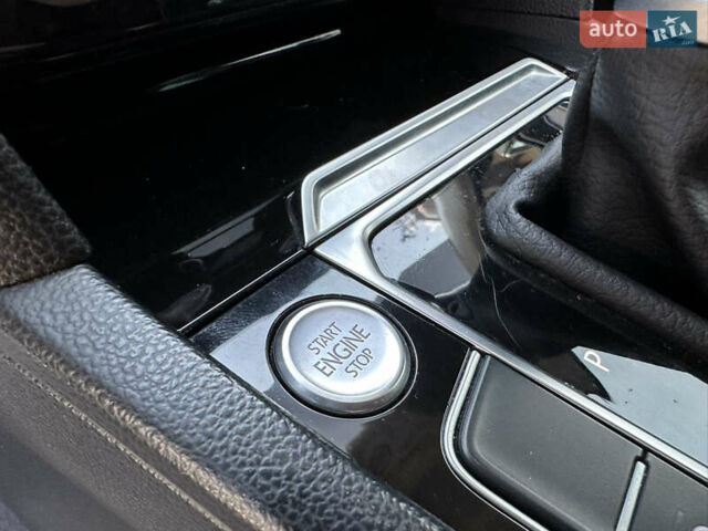 Серый Фольксваген Пассат, объемом двигателя 1.97 л и пробегом 275 тыс. км за 15999 $, фото 43 на Automoto.ua