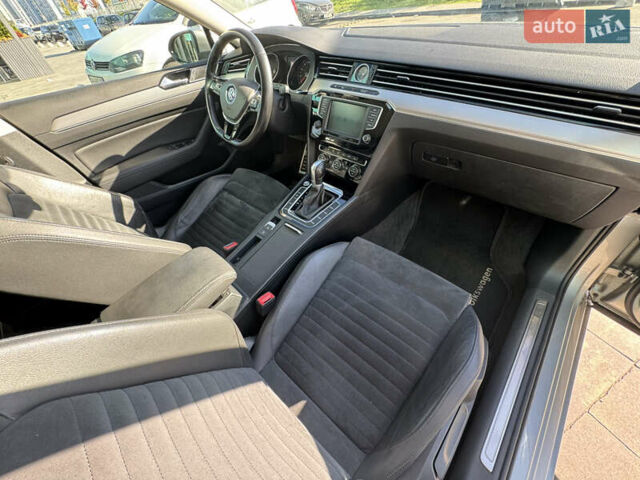 Сірий Фольксваген Пассат, об'ємом двигуна 1.6 л та пробігом 264 тис. км за 15800 $, фото 54 на Automoto.ua