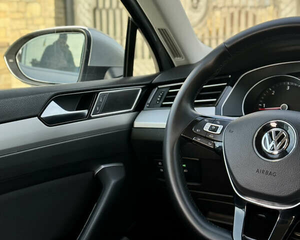 Сірий Фольксваген Пассат, об'ємом двигуна 1.6 л та пробігом 319 тис. км за 12200 $, фото 25 на Automoto.ua