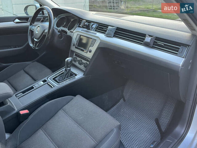 Серый Фольксваген Пассат, объемом двигателя 1.6 л и пробегом 262 тыс. км за 11800 $, фото 33 на Automoto.ua