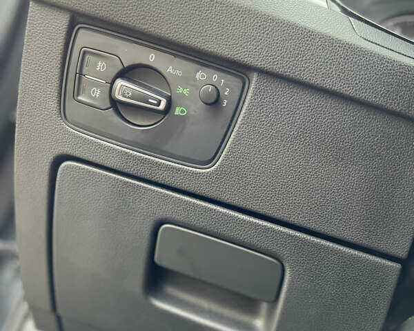 Серый Фольксваген Пассат, объемом двигателя 1.6 л и пробегом 265 тыс. км за 13200 $, фото 45 на Automoto.ua