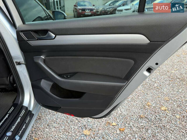 Серый Фольксваген Пассат, объемом двигателя 1.97 л и пробегом 380 тыс. км за 13500 $, фото 47 на Automoto.ua