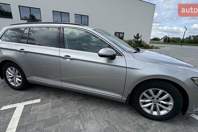 Сірий Фольксваген Пассат, об'ємом двигуна 1.6 л та пробігом 257 тис. км за 13300 $, фото 4 на Automoto.ua