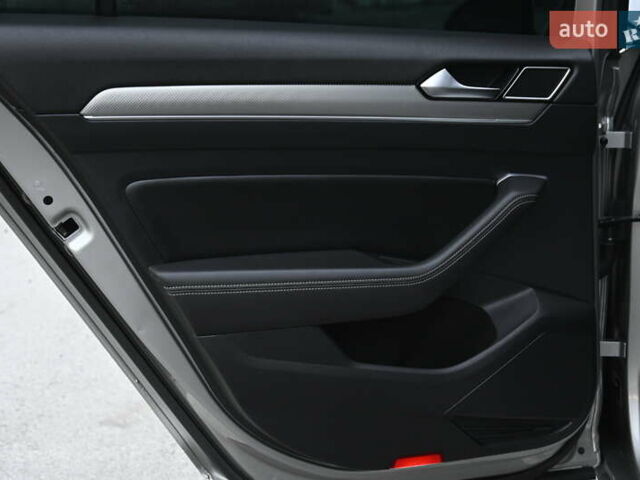 Сірий Фольксваген Пассат, об'ємом двигуна 1.97 л та пробігом 260 тис. км за 18599 $, фото 42 на Automoto.ua