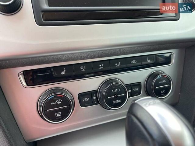 Серый Фольксваген Пассат, объемом двигателя 1.8 л и пробегом 165 тыс. км за 15500 $, фото 20 на Automoto.ua