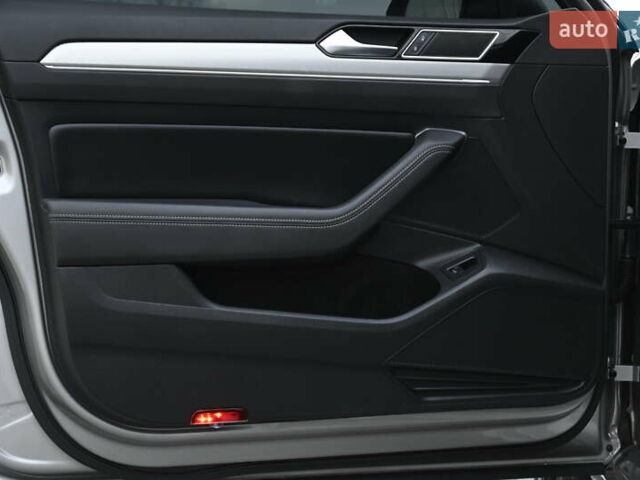 Сірий Фольксваген Пассат, об'ємом двигуна 1.97 л та пробігом 260 тис. км за 18599 $, фото 26 на Automoto.ua