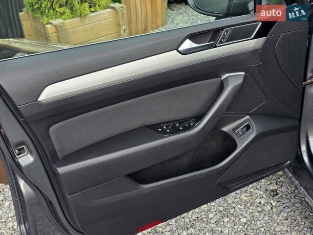 Сірий Фольксваген Пассат, об'ємом двигуна 2 л та пробігом 226 тис. км за 15499 $, фото 28 на Automoto.ua