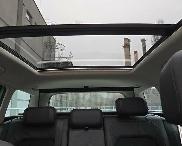 Серый Фольксваген Пассат, объемом двигателя 1.97 л и пробегом 198 тыс. км за 25000 $, фото 81 на Automoto.ua