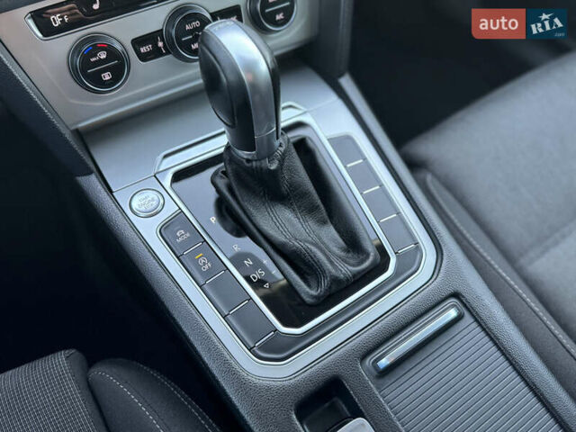 Серый Фольксваген Пассат, объемом двигателя 2 л и пробегом 267 тыс. км за 13950 $, фото 111 на Automoto.ua