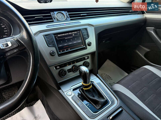 Серый Фольксваген Пассат, объемом двигателя 1.97 л и пробегом 380 тыс. км за 13500 $, фото 37 на Automoto.ua