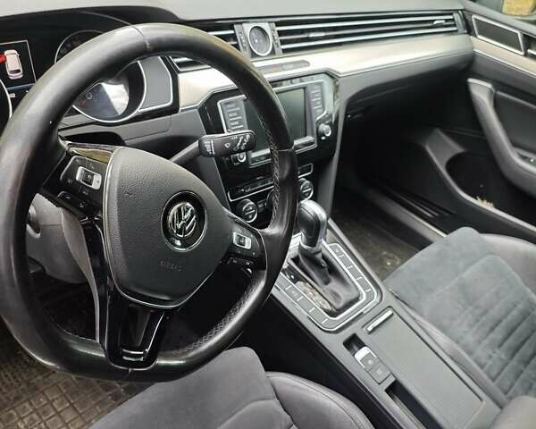 Серый Фольксваген Пассат, объемом двигателя 1.6 л и пробегом 190 тыс. км за 13900 $, фото 16 на Automoto.ua