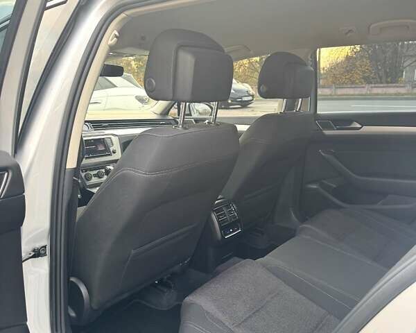 Серый Фольксваген Пассат, объемом двигателя 1.97 л и пробегом 247 тыс. км за 14500 $, фото 8 на Automoto.ua