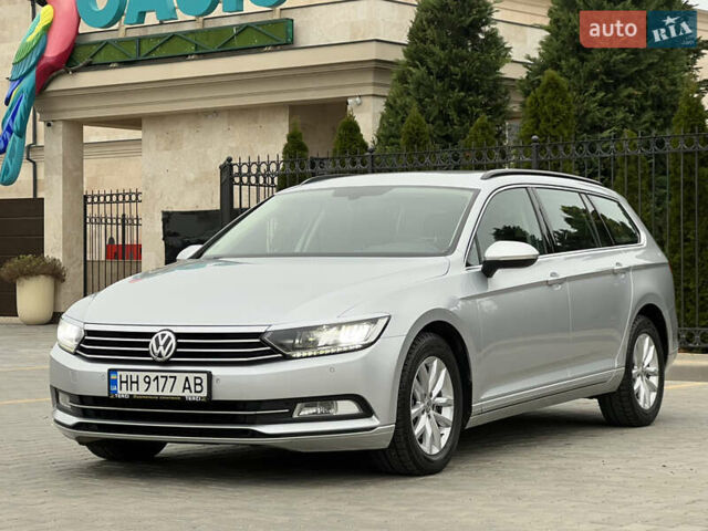Серый Фольксваген Пассат, объемом двигателя 1.6 л и пробегом 263 тыс. км за 13500 $, фото 1 на Automoto.ua