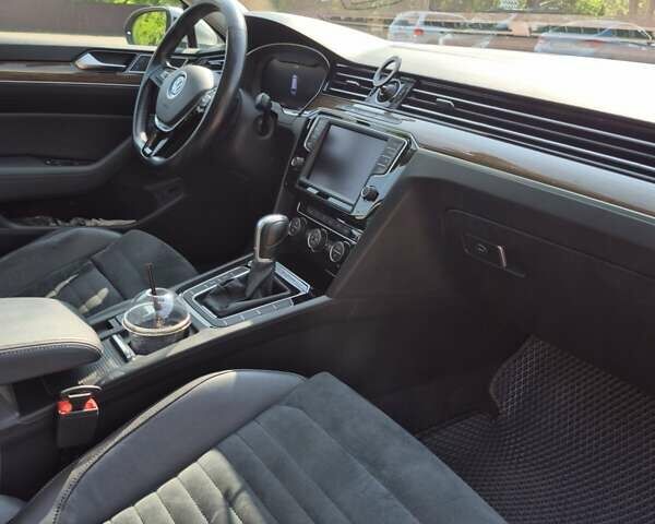 Серый Фольксваген Пассат, объемом двигателя 1.97 л и пробегом 267 тыс. км за 19000 $, фото 19 на Automoto.ua