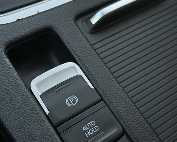 Сірий Фольксваген Пассат, об'ємом двигуна 1.6 л та пробігом 319 тис. км за 12200 $, фото 40 на Automoto.ua