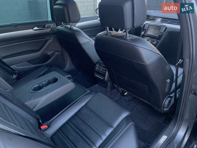 Сірий Фольксваген Пассат, об'ємом двигуна 2 л та пробігом 290 тис. км за 19700 $, фото 26 на Automoto.ua