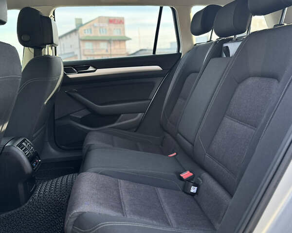 Сірий Фольксваген Пассат, об'ємом двигуна 1.6 л та пробігом 319 тис. км за 12200 $, фото 42 на Automoto.ua