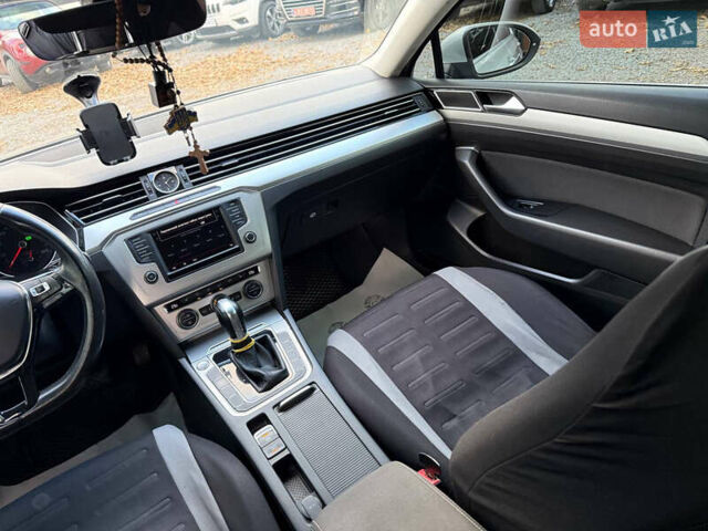 Серый Фольксваген Пассат, объемом двигателя 1.97 л и пробегом 380 тыс. км за 13500 $, фото 45 на Automoto.ua