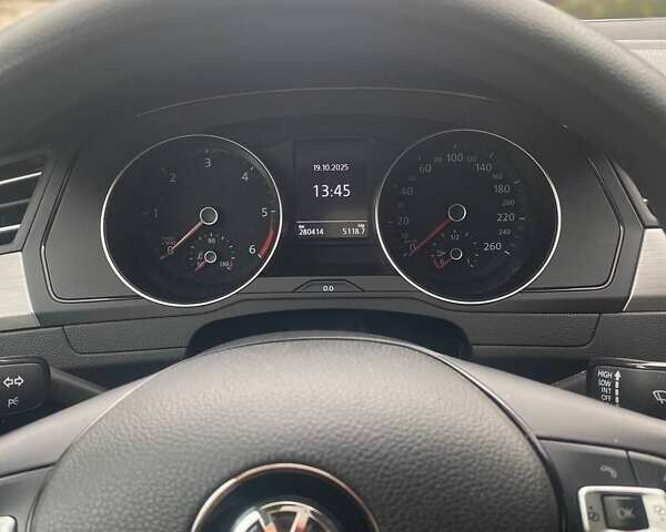 Серый Фольксваген Пассат, объемом двигателя 1.97 л и пробегом 280 тыс. км за 14400 $, фото 2 на Automoto.ua