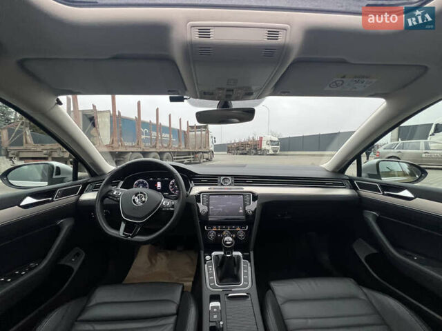 Сірий Фольксваген Пассат, об'ємом двигуна 1.6 л та пробігом 260 тис. км за 13999 $, фото 38 на Automoto.ua