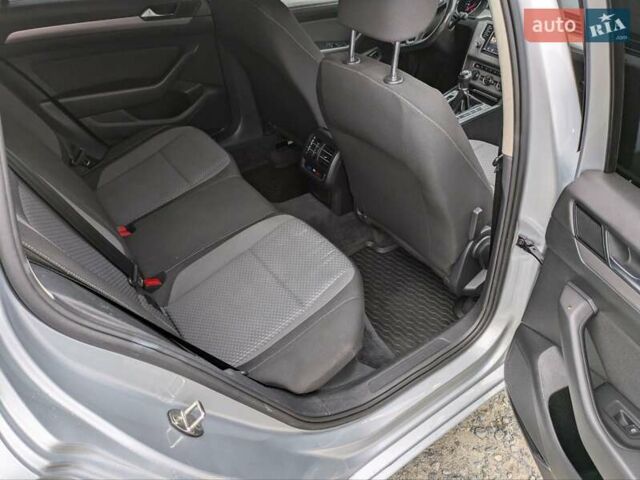 Серый Фольксваген Пассат, объемом двигателя 1.97 л и пробегом 320 тыс. км за 13400 $, фото 17 на Automoto.ua