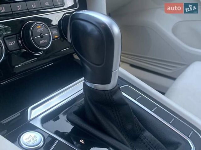 Серый Фольксваген Пассат, объемом двигателя 1.97 л и пробегом 231 тыс. км за 16000 $, фото 13 на Automoto.ua