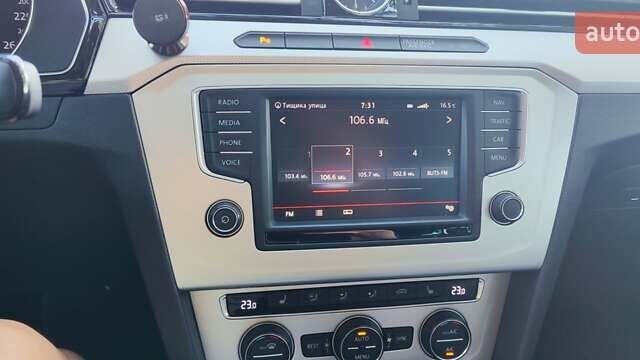 Серый Фольксваген Пассат, объемом двигателя 1.97 л и пробегом 258 тыс. км за 14200 $, фото 9 на Automoto.ua