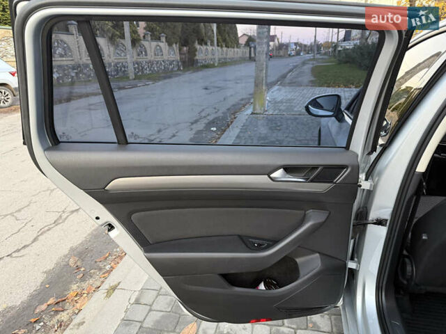 Серый Фольксваген Пассат, объемом двигателя 1.6 л и пробегом 237 тыс. км за 12800 $, фото 17 на Automoto.ua