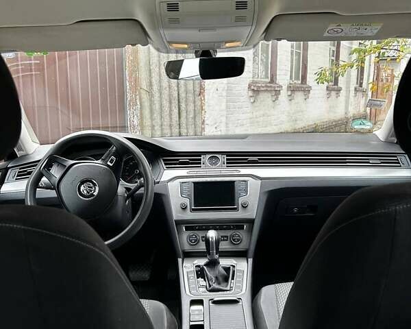 Серый Фольксваген Пассат, объемом двигателя 1.97 л и пробегом 280 тыс. км за 14400 $, фото 1 на Automoto.ua