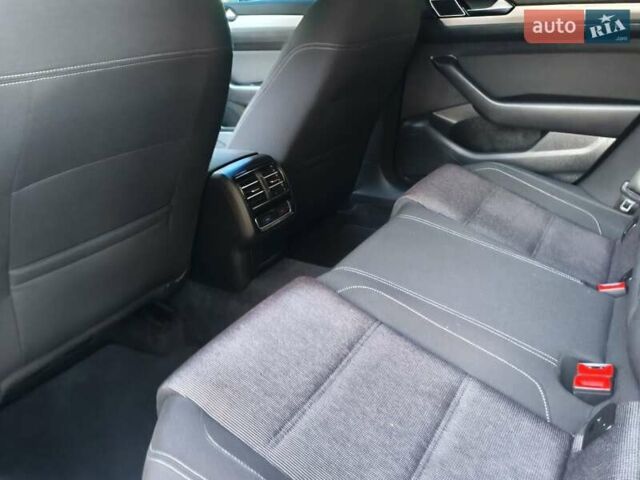 Серый Фольксваген Пассат, объемом двигателя 1.97 л и пробегом 212 тыс. км за 14850 $, фото 25 на Automoto.ua