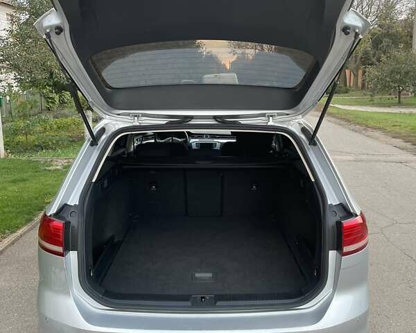 Серый Фольксваген Пассат, объемом двигателя 1.97 л и пробегом 271 тыс. км за 16000 $, фото 23 на Automoto.ua