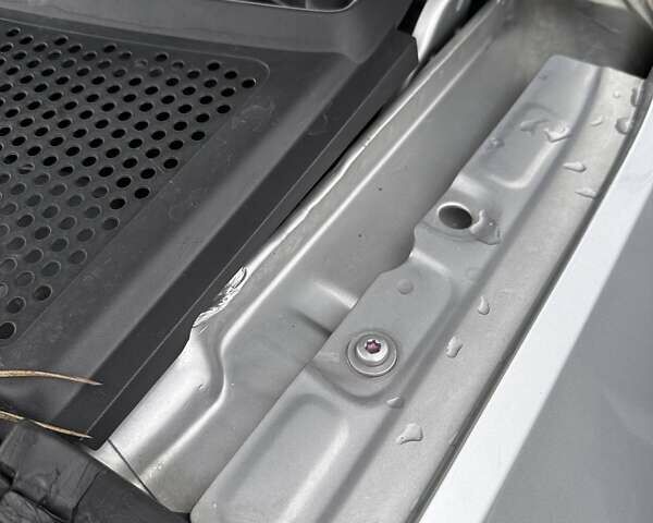 Серый Фольксваген Пассат, объемом двигателя 1.97 л и пробегом 306 тыс. км за 15000 $, фото 53 на Automoto.ua