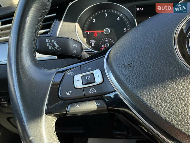 Серый Фольксваген Пассат, объемом двигателя 2 л и пробегом 195 тыс. км за 16999 $, фото 64 на Automoto.ua