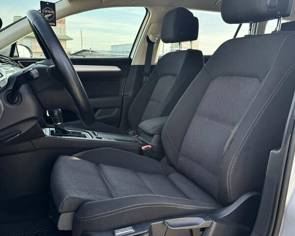 Сірий Фольксваген Пассат, об'ємом двигуна 1.6 л та пробігом 319 тис. км за 12200 $, фото 21 на Automoto.ua