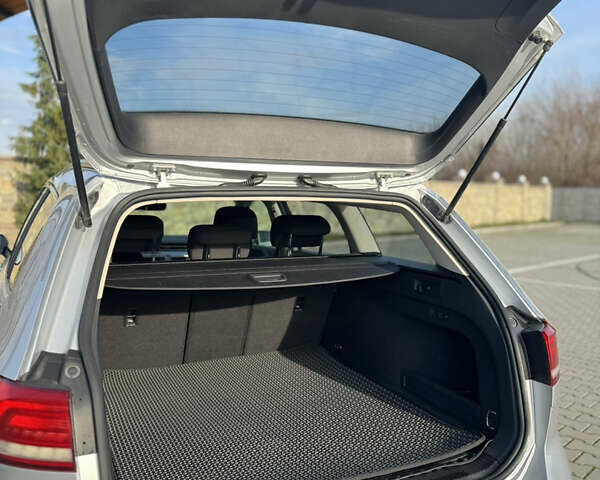 Сірий Фольксваген Пассат, об'ємом двигуна 1.6 л та пробігом 319 тис. км за 12200 $, фото 19 на Automoto.ua