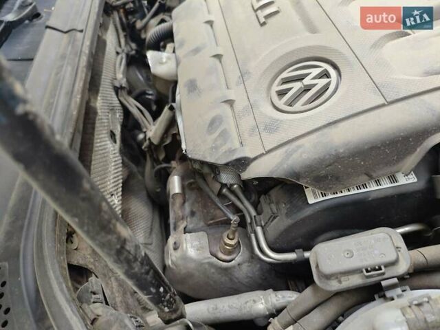 Серый Фольксваген Пассат, объемом двигателя 1.6 л и пробегом 190 тыс. км за 13900 $, фото 12 на Automoto.ua