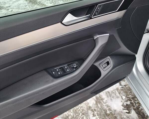 Серый Фольксваген Пассат, объемом двигателя 1.97 л и пробегом 272 тыс. км за 16650 $, фото 16 на Automoto.ua